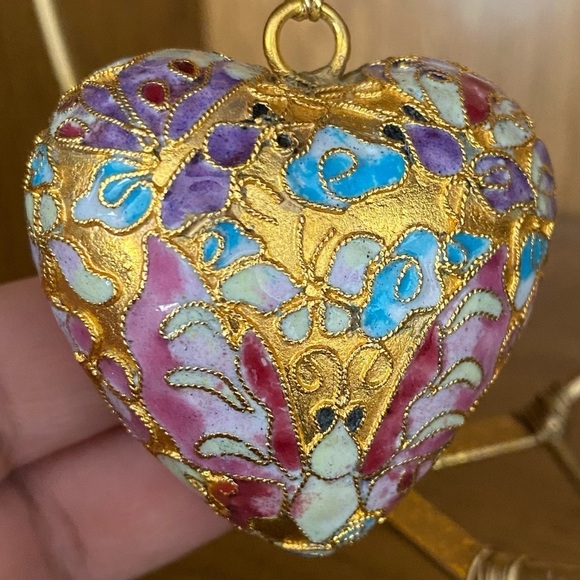 Cloisonné Gold with Butterflies and flowers Heart Shaped Ornament 2.5" - Picture 4 of 8